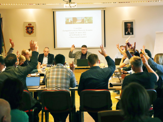 V Moravském Krumlově to na zastupitelstvu skřípalo