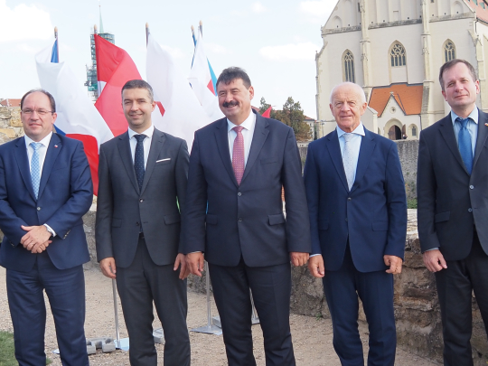 Mezinárodní tým odborníků řešil, jak naložit s ukrajinským obilím