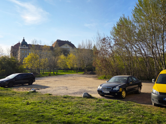 Dvakrát dražší než odhad. Znojmo koupilo pozemky u Louckého kláštera za 15 milionů